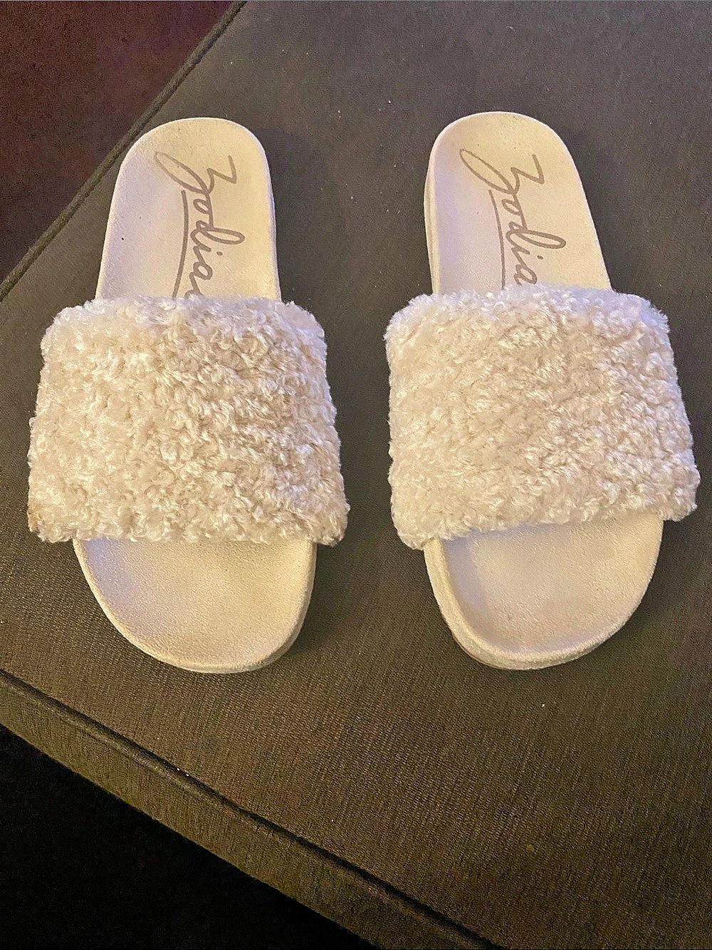 Zodiac slides Fuzzy Slide Sandals Beige US 9.5 Like New